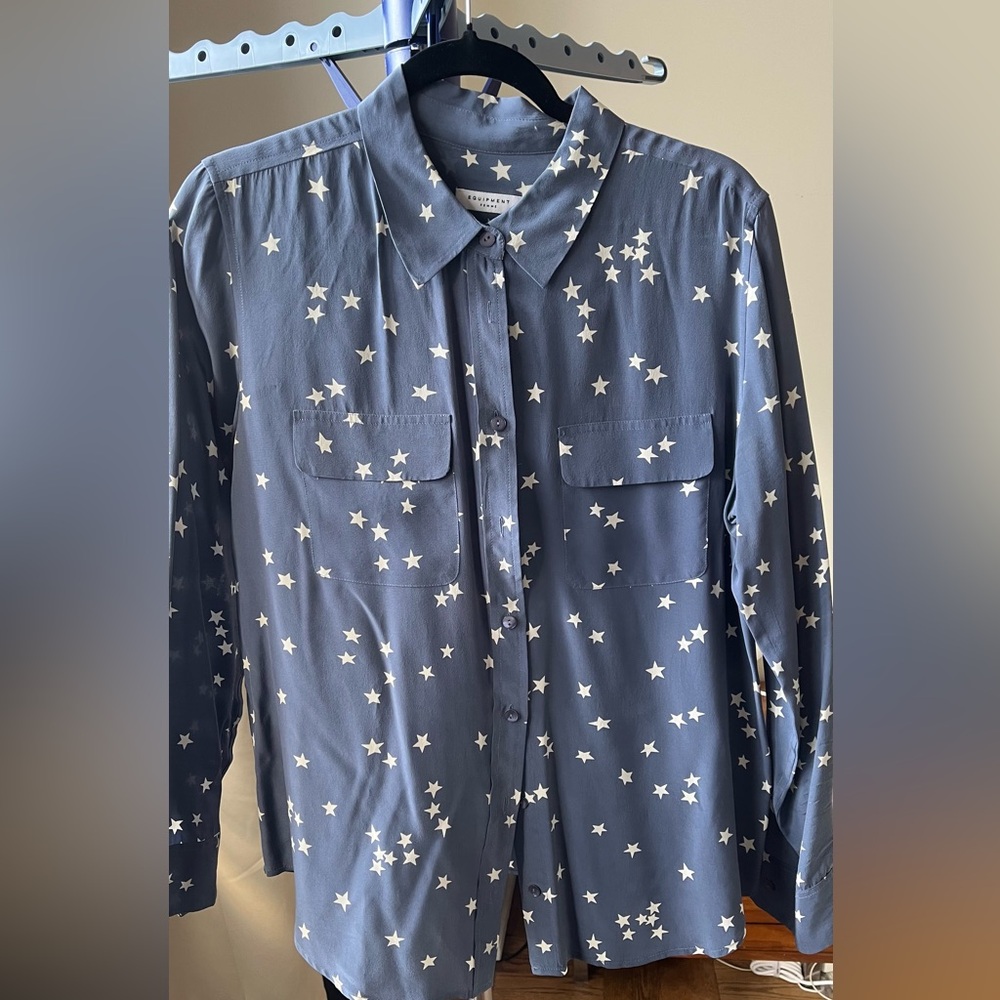 Equipment // Blue Star Print Silk Blouse // L